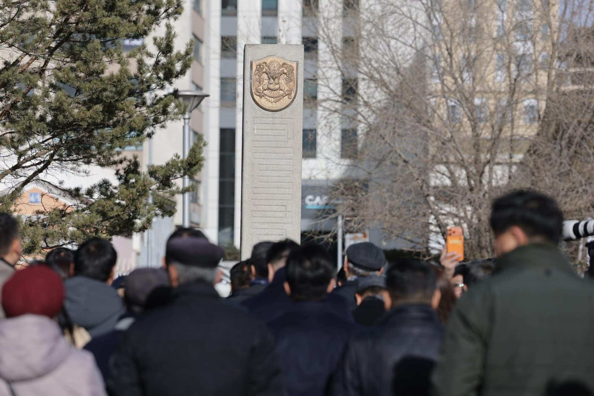 Нийслэлийн 387 жилийн ойд зориулан Гэрэлт хөшөөнд хүндэтгэл үзүүллээ
